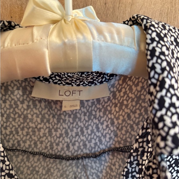 LOFT Patterned Blouse - Picture 3 of 6
